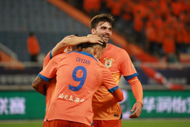 LOL DOTA2 CS:GO Esports-对话泽卡：主场首秀气氛难以置信 想尽快打入首球